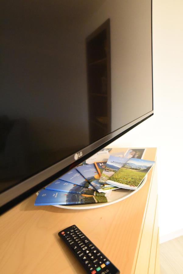 80 M2 Haushaelfte, 3 Zimmer, Parkplaetze, Bis 6 Pers Apartment Waengle Exterior photo